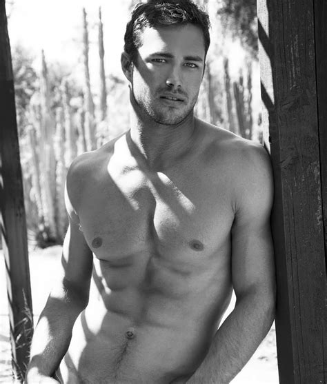 taylor kinney nude